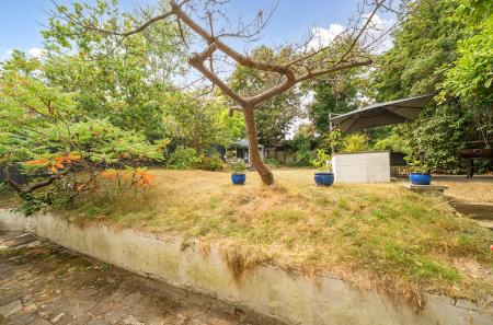 1331450-10-689c93...