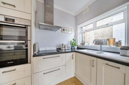 1343844-6-68b1776...