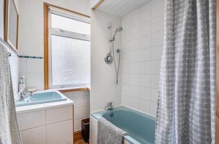 1343844-26-68b178...