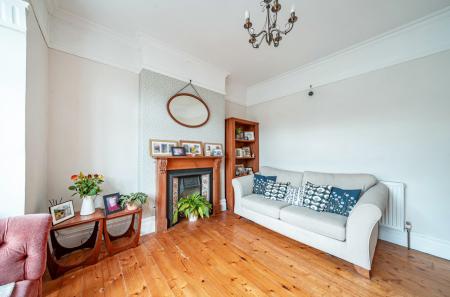 1343844-2-68b1771...