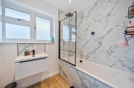 1344696-13-68bad1...