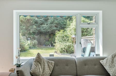 1344696-5-68bad0a...