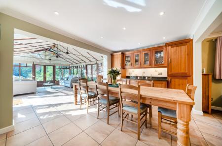 1360553-27-68dadb...