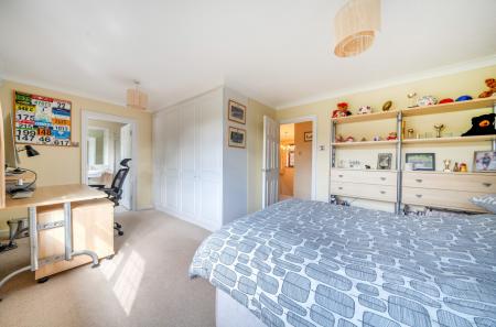 1360553-6-68dadab...