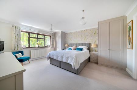 1360553-7-68dadac...