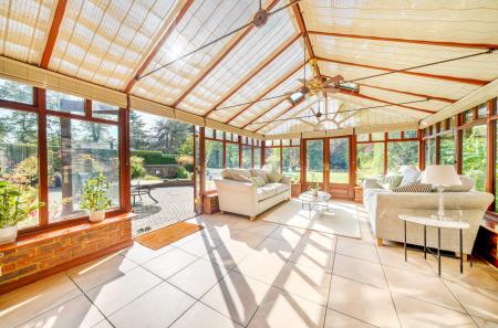 1360553-15-68dadb...