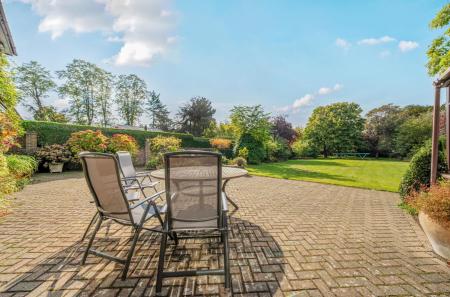 1360553-16-68dadb...