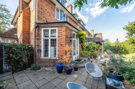 1359007-7-68dbedc...