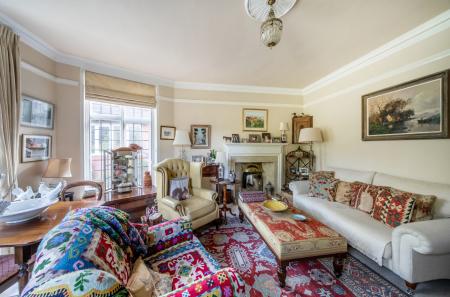 1359007-8-68dbedd...