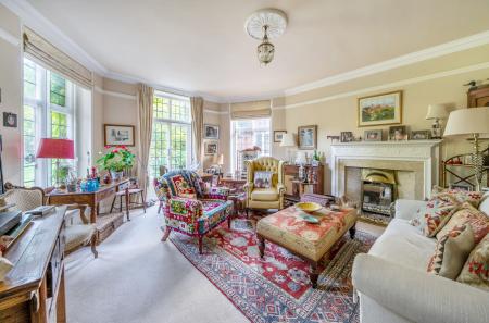 1359007-10-68dbee...