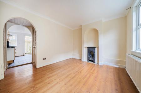 1361540-7-68de773...