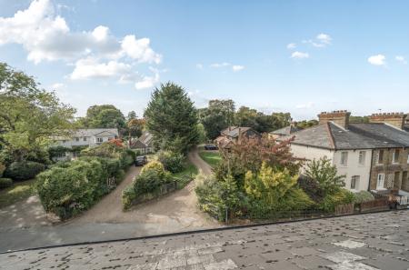 1360539-4-68de799...