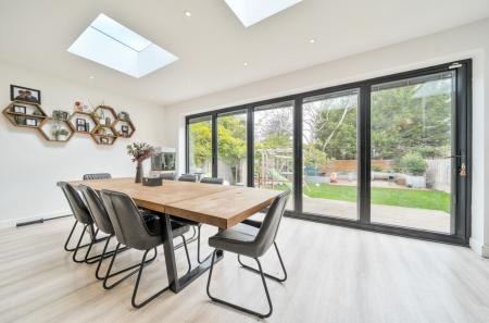 1369092-26-68f25b...