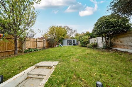 1372316-7-690b46d...