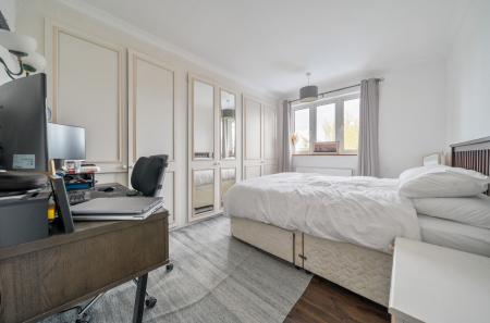 1372316-14-690b47...