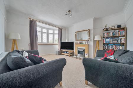 1372316-10-690b46...