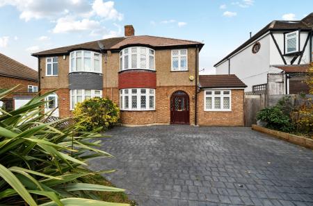 1372316-3-690b46c...