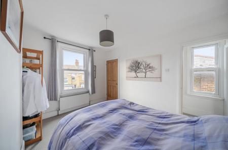 1371611-17-690b6a...