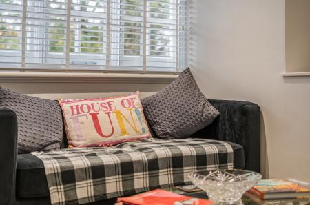 1374996-5-690dd01...