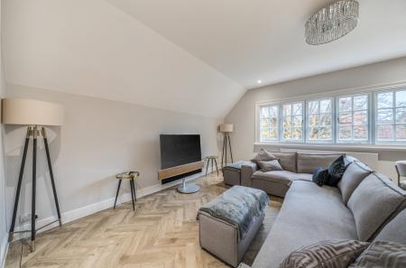 1374996-11-690dd0...