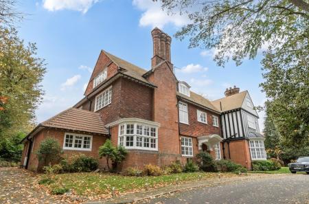 1374996-3-690dd00...