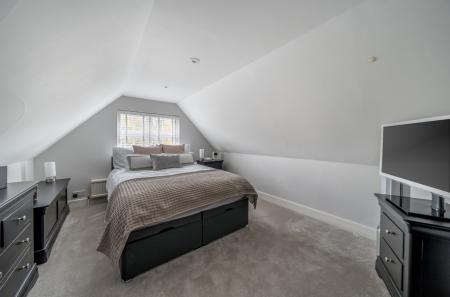 1374996-23-690ddf...