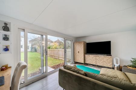 1376684-3-69132c8...