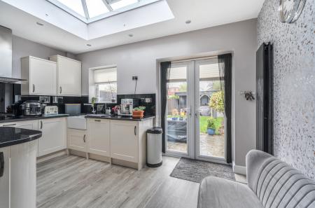 1381704-7-6917331...