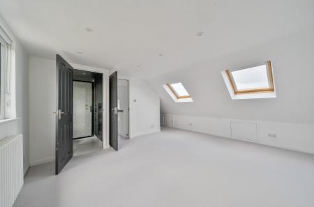 1382516-20-691b49...