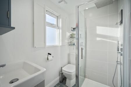 1386147-18-692ef5...