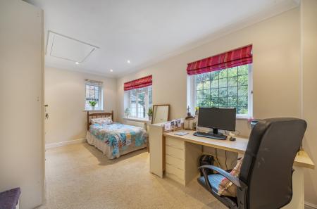 1384081-13-693197...