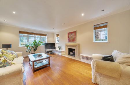 1384081-32-69319a...