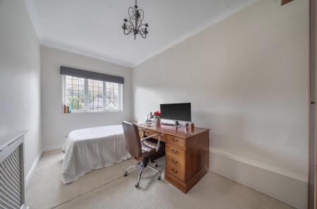 1384081-21-693198...