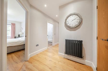 1388266-12-694022...