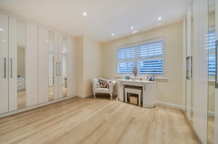 1399904-6-69692a9...