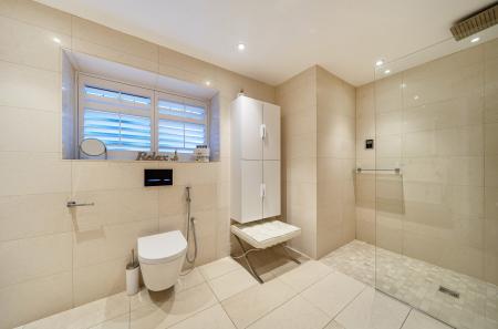 1399904-3-69692a6...