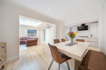 1400938-16-69711f...