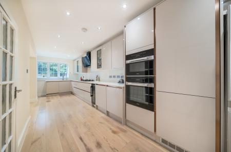 1400938-18-69711f...