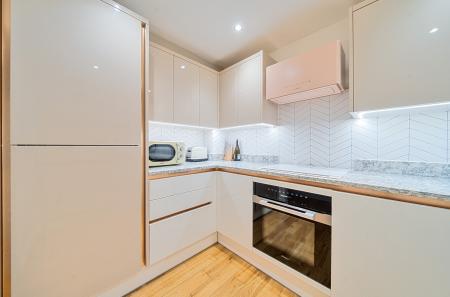 1401564-9-69724c6...