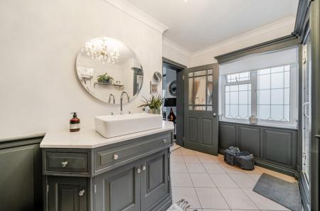 1401464-4-697205c...