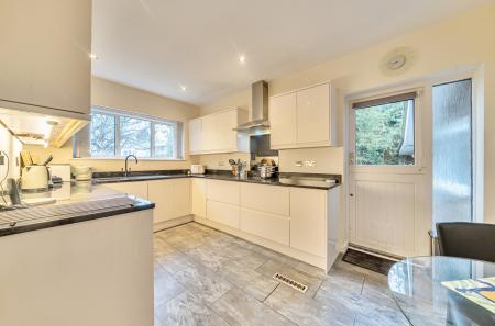 1401966-8-6978c88...