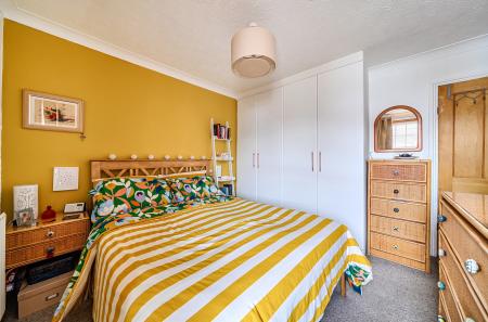 1403771-15-697b6b...