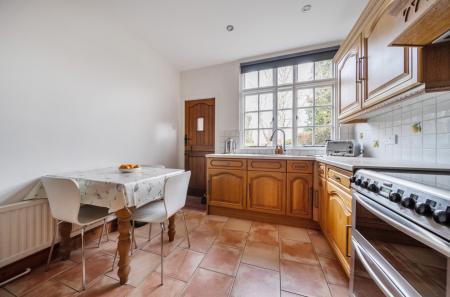 1405082-25-697ce4...