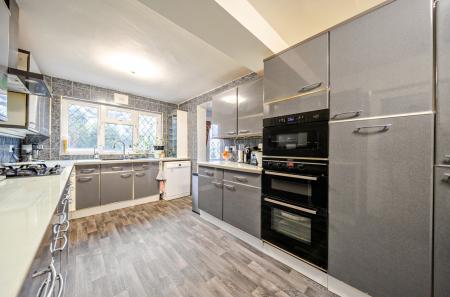 1407300-10-698244...