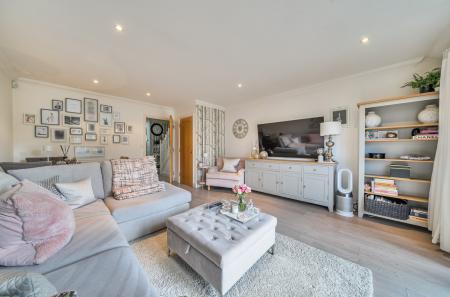 1403957-17-697cb0...