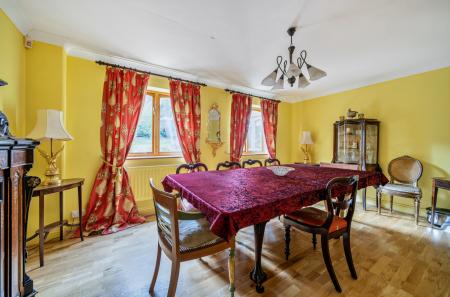 1404353-17-697b77...