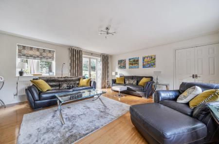 1404353-15-697b77...