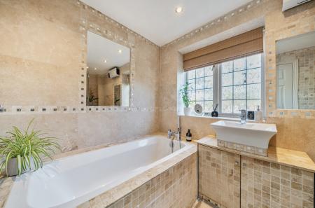 1404353-7-697b763...