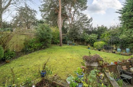 1404353-22-697b77...