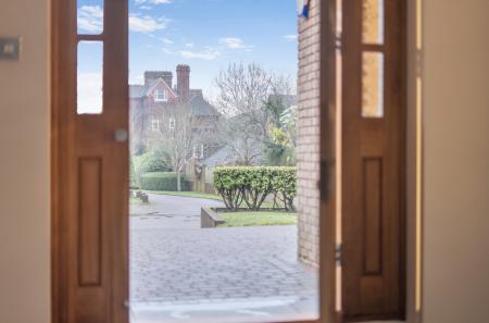 1409844-29-6984ef...